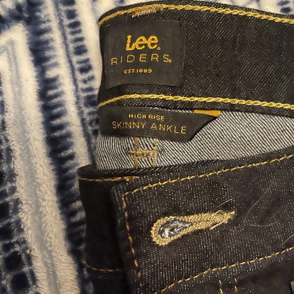 Jeans - Picture 2 of 3